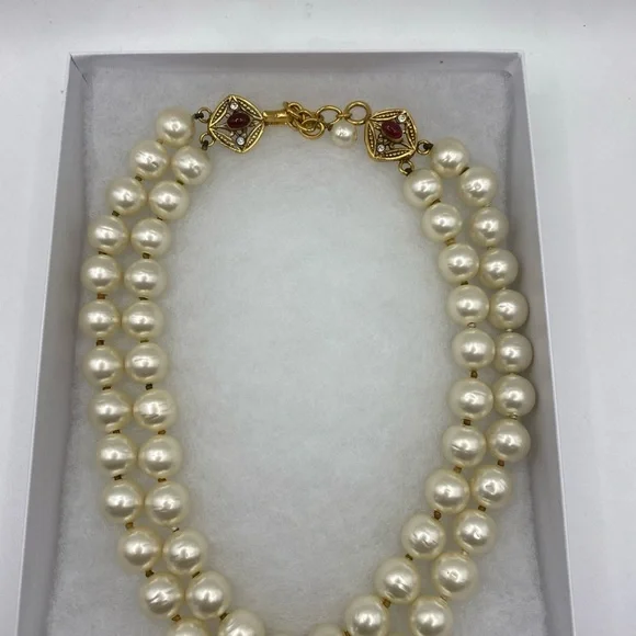Vintage Chanel Two Strand Pearl 12mm Necklace W/Gripoix Clap - Picture 2 of 14